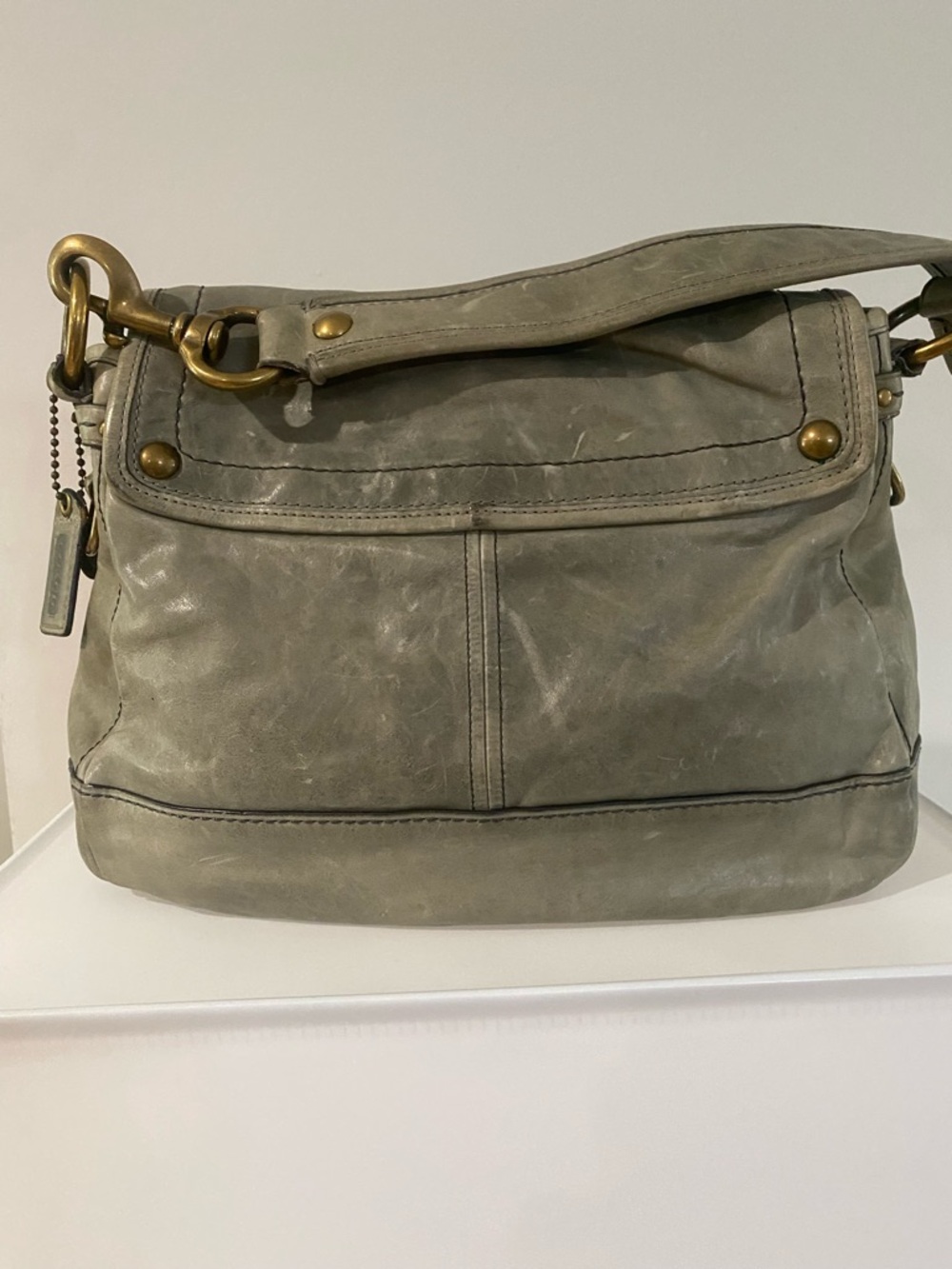 Coach Gray Leather Turnlock Shoulder Bag with Brass Hardware - Picture 5 of 10